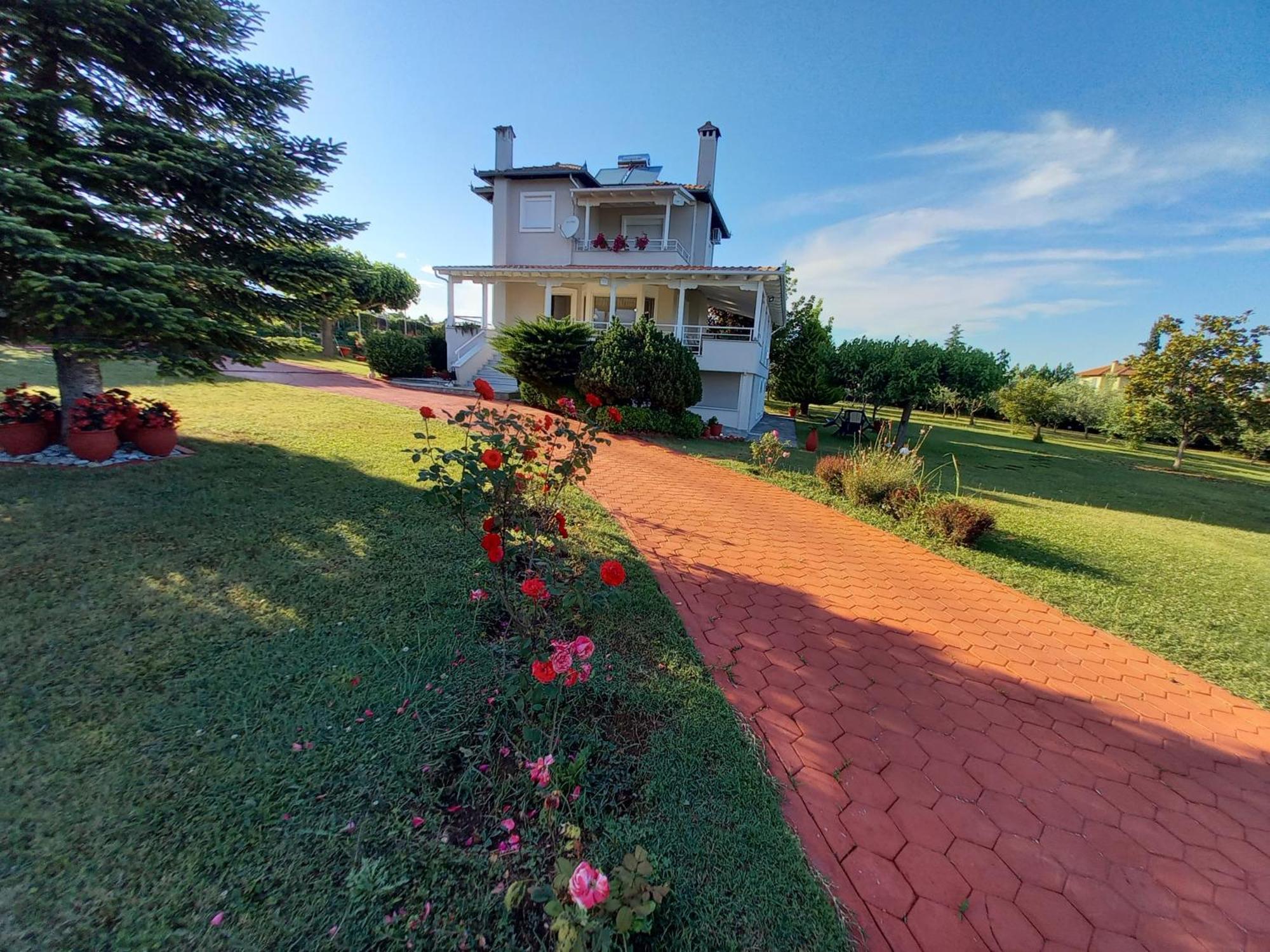 Villa Tammy'S Garden House Leptokaryá Exterior foto